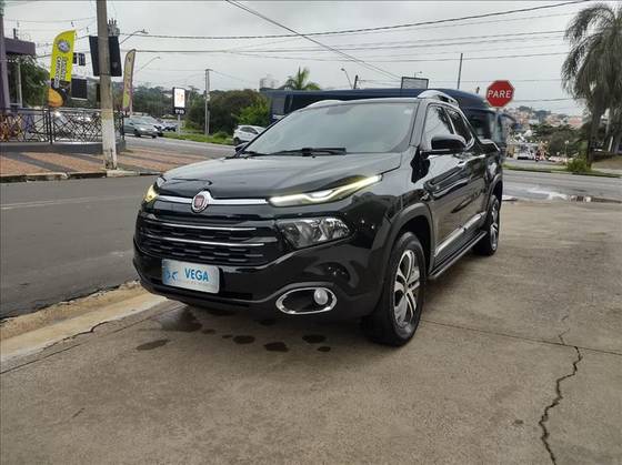 FIAT TORO 2.4 16V MULTIAIR FLEX VOLCANO AT9 FIAT TORO 2.4 16V MULTIAIR FLEX VOLCANO AT9
